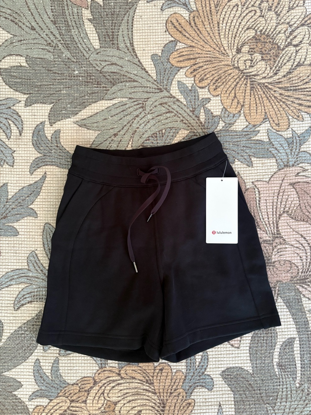 Lululemon Scuba High-Rise Short 5”